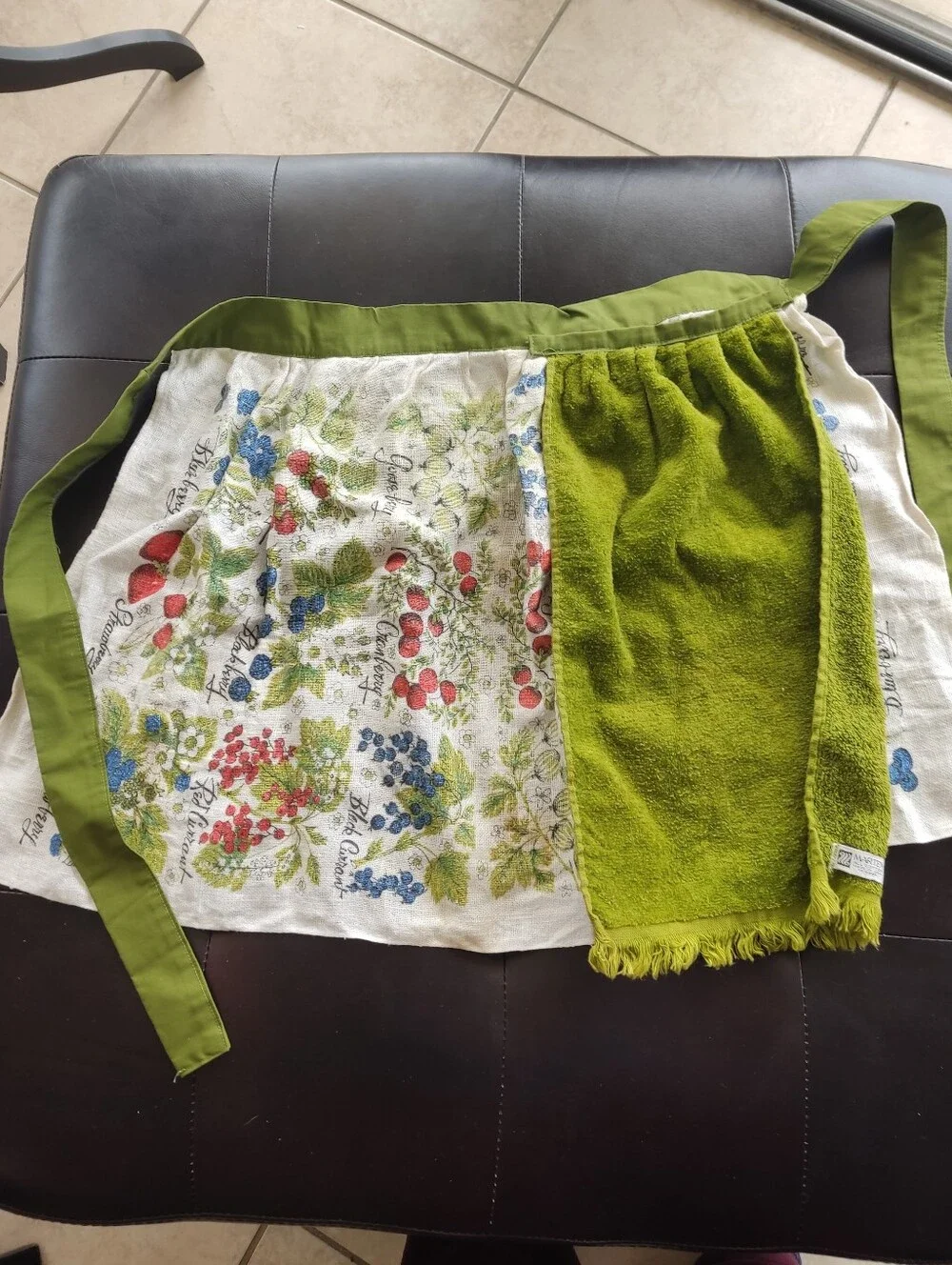 VTG 60s 70s Martex Snap On Towel Apron Fruit Berry Botanical Linen Terry Cloth